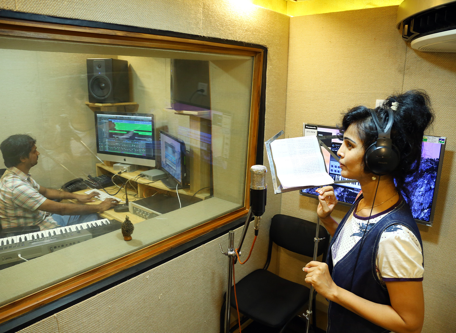 Reliable voice-over services at ad filmmakers